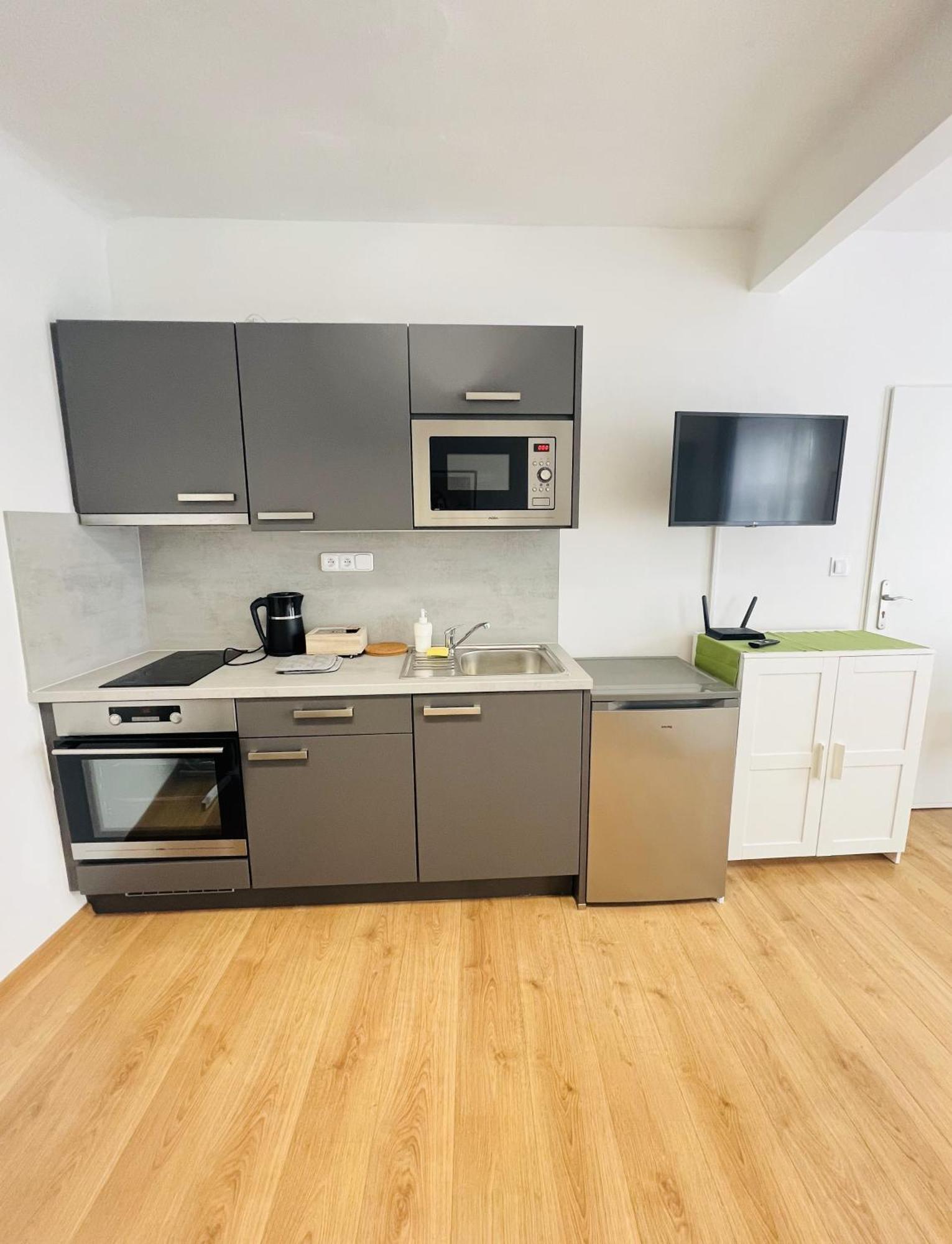 7 Nights Apartments Dominikanske N. برنو المظهر الخارجي الصورة