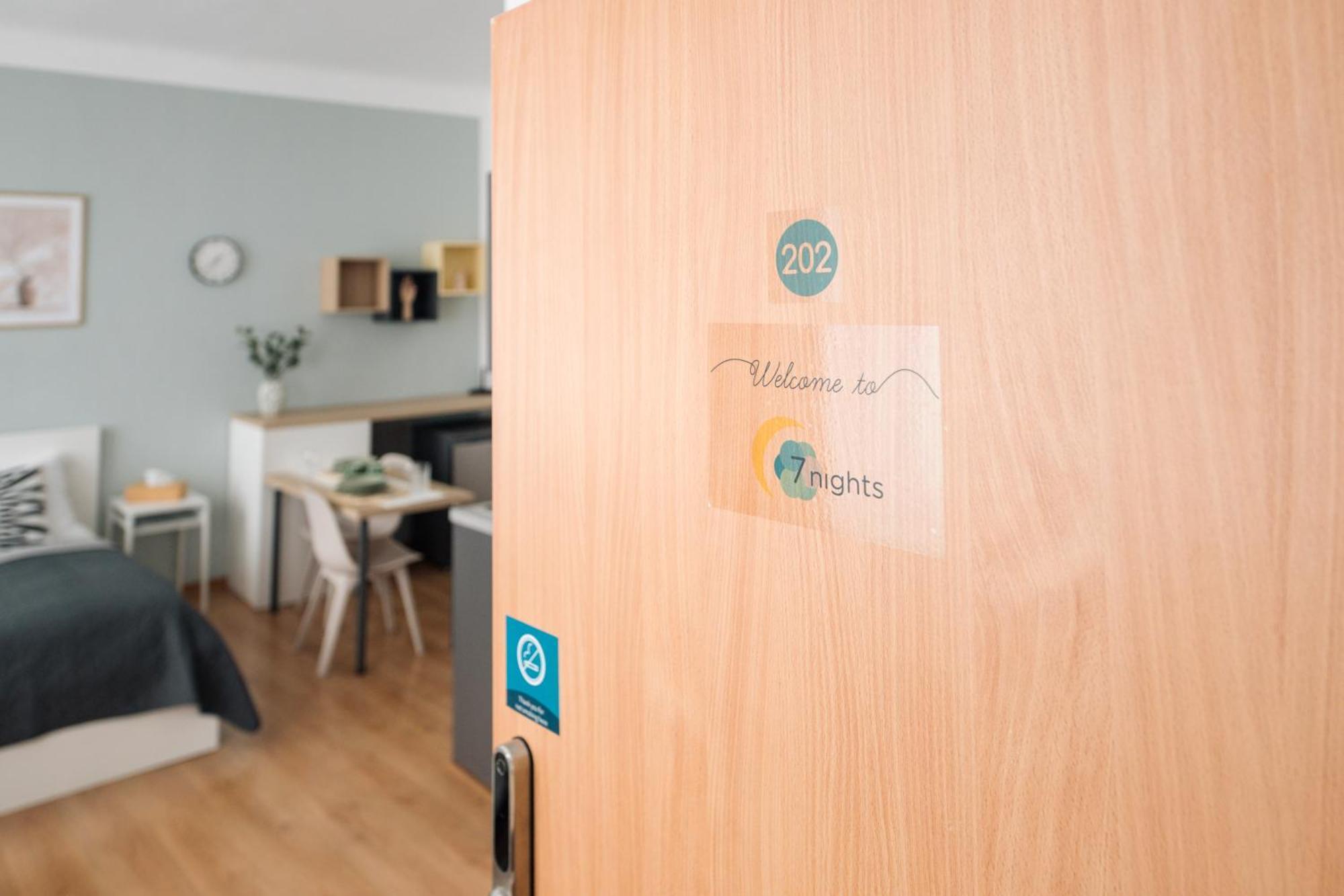 7 Nights Apartments Dominikanske N. برنو المظهر الخارجي الصورة