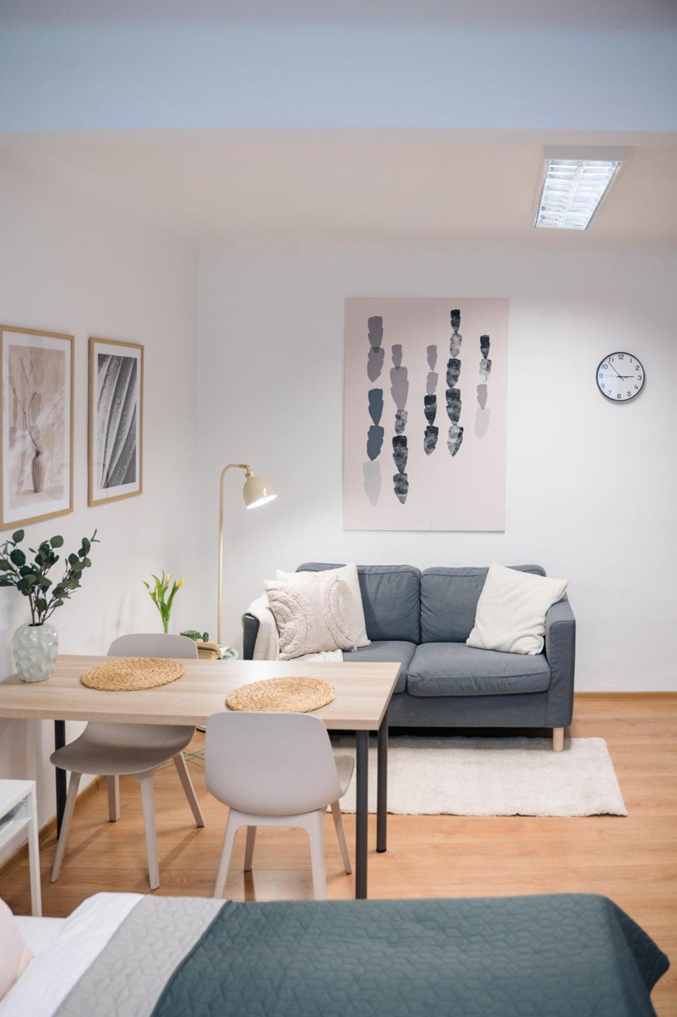 7 Nights Apartments Dominikanske N. برنو المظهر الخارجي الصورة