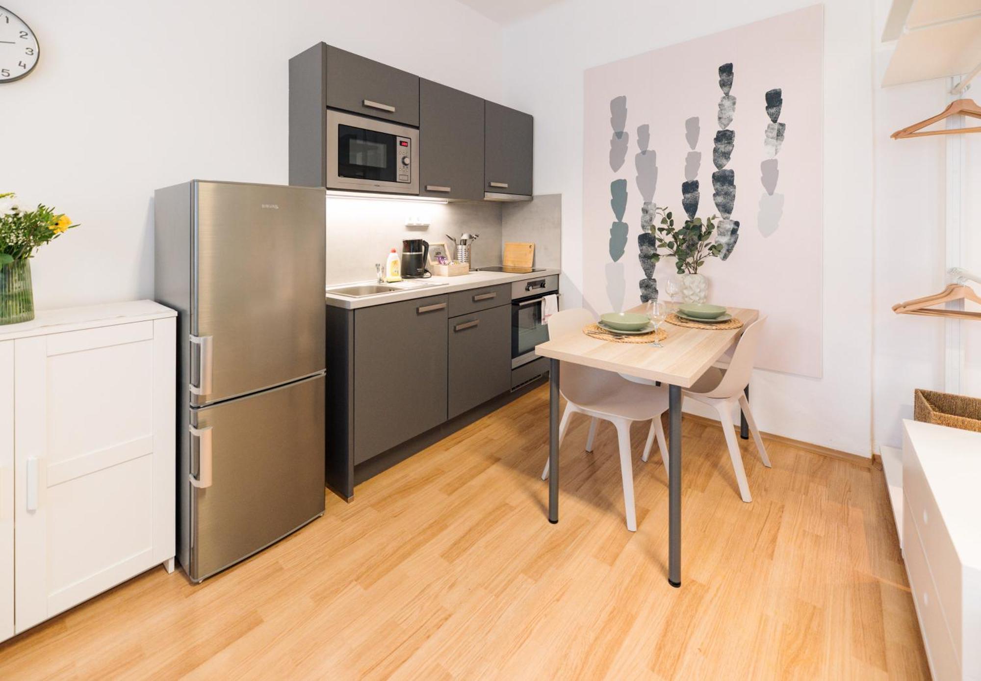 7 Nights Apartments Dominikanske N. برنو المظهر الخارجي الصورة
