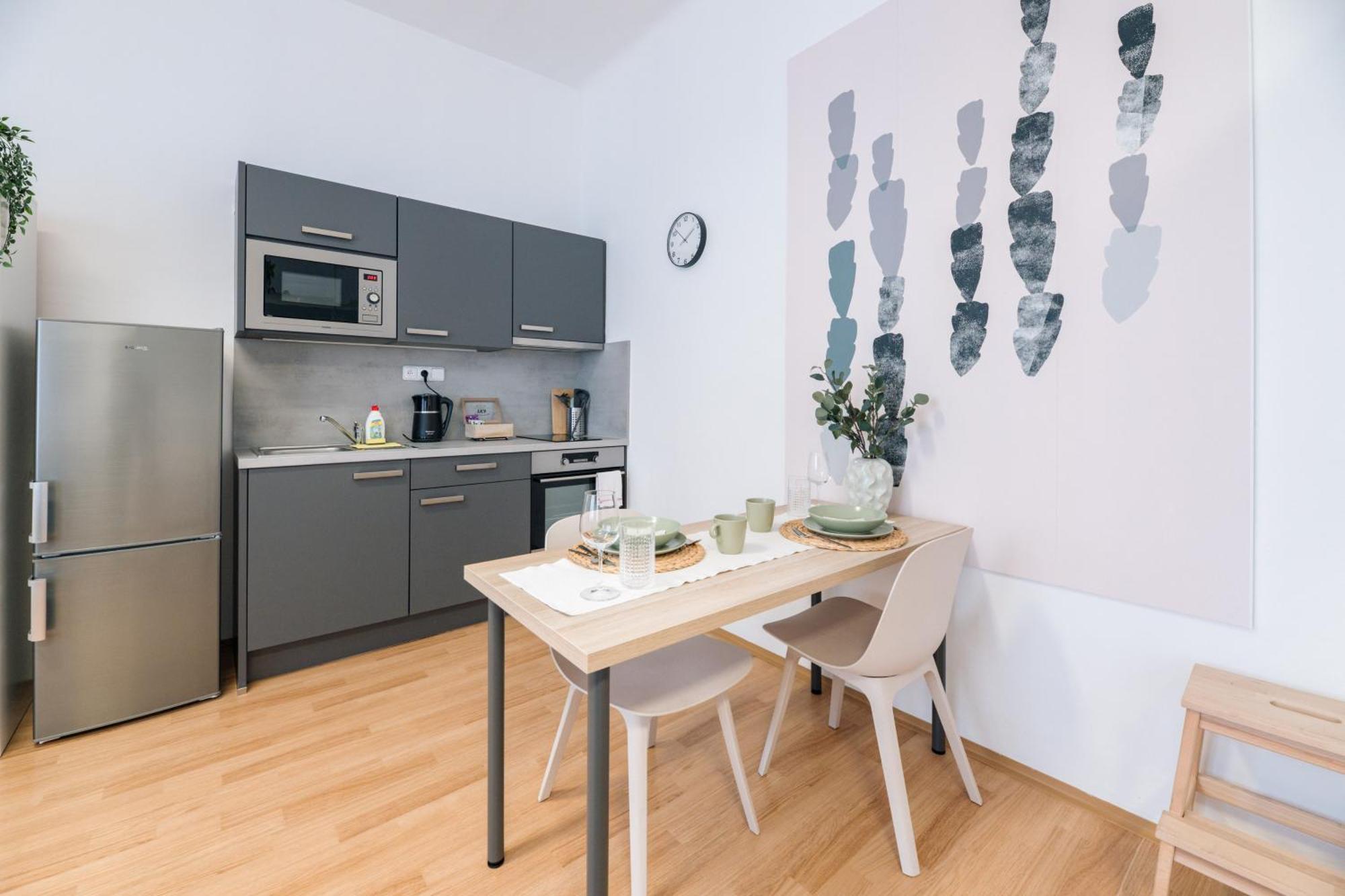 7 Nights Apartments Dominikanske N. برنو المظهر الخارجي الصورة